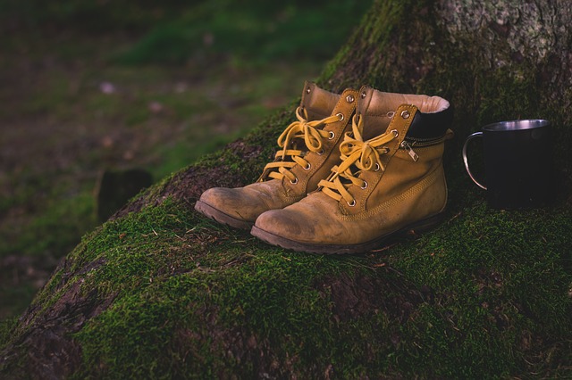 How to Remove Tar from Shoes